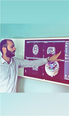 giovane ingegnere offre lezioni di matematica