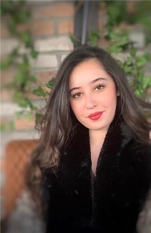Je suis étudiante en master digital commerce