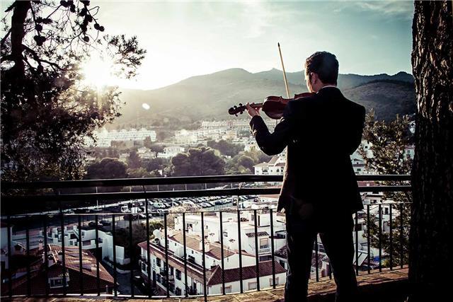 Profesor de violín licenciado por la royal academy of music de londres - pedagogía adaptada a cada alumno/a