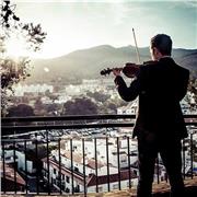 Profesor de violín licenciado por la Royal Academy of Music de Londres - Pedagogía adaptada a cada alumno/a