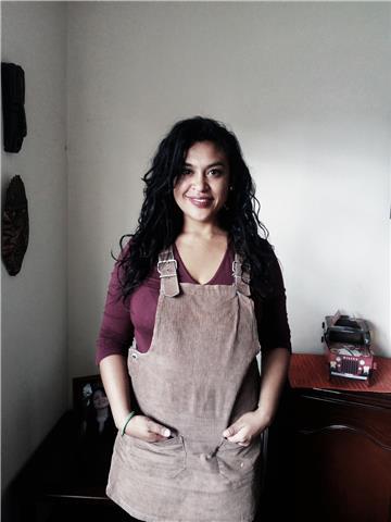 Profesora de ciencias ambientales bilingües con un año de experiencia en currículo Cambridge