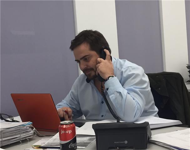 Professor examinador de valencià prepara per als exàmens de la JQCV i EOI