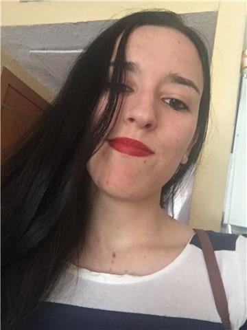 Doy clases de inglés, español,italiano,latín a nivel de primaria y secundaria