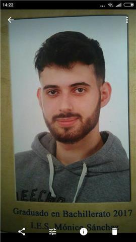 Mi nombre es carlos, soy estudiante de magisterio especializado en primaria en mi último año en ciudad real, cuento con experiencia dando clases particulares con niños/as de primaria. doy apoyo en todas las materias y dificultades que se den. 
puedo tanto