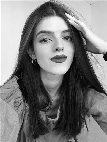 Laureata in lingue e culture straniere offre ripetizioni/aiuto per studenti che vogliono migliorare nella lingua inglese