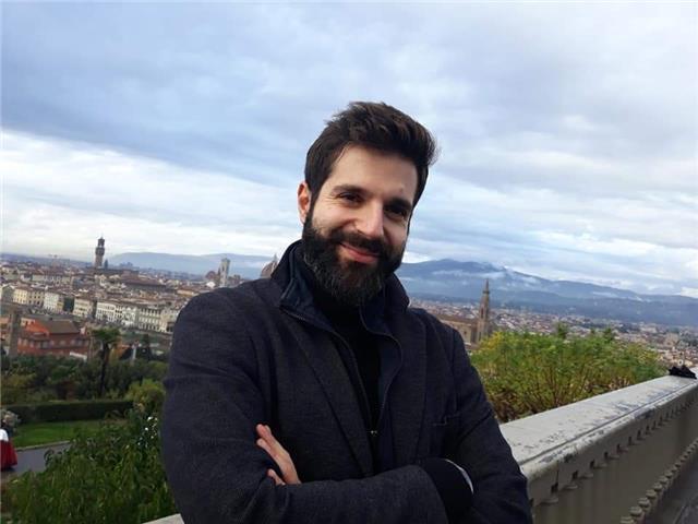 Laureato in Scienze Politiche con diploma di Liceo Classico offre lezioni private in grammatica e letteratura italiana per ogni livello