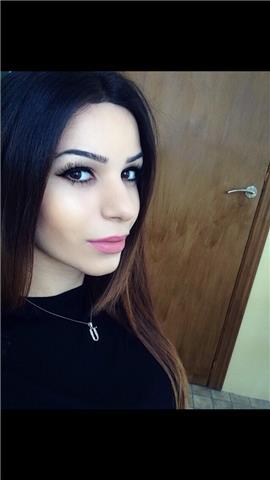 Clases particulares de inglés con una profesora licenciada y con 10 años de experiencia.
utilizo mayormente el metodo basado en la conversacion, explicando por el camino los errores y la gramatica que falta. me gusta ofrecerles una manera dinámica de apre