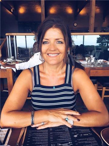 Native speaker of english with a masters degree in language & linguistics , a cambridge university certification (celta), many years teaching experience and many happy students :)