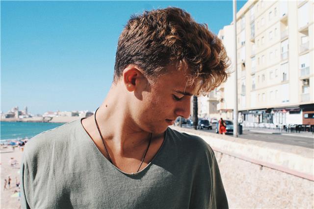 Doy clases particulares en Barcelona para chic@s de cualquier edad. Tengo la carrera de biología y podría dar cualquier asignatura de ciencias. También me manejo con los idiomas (español, ingles y francés) y lengua castellana. Tengo experiencia de mas de 