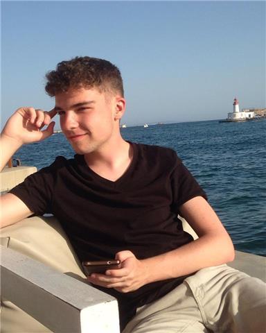 Alumno de medicina se ofrece a dar clases particulares de matemáticas, biología, química e inglés de eso y bachillerato