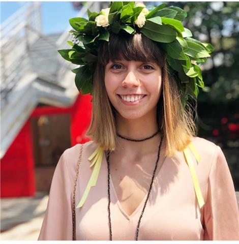 Studentessa laureata offre ripetizioni