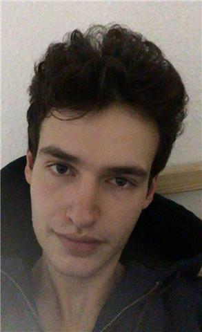 Jeune étudiant au profil littéraire avide de transmettre son savoir autrement qu'à l'école