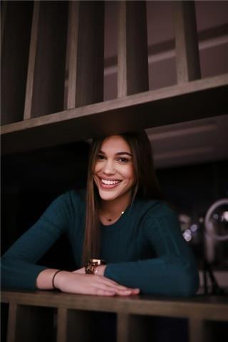 Joven de español nativo. Empática, paciente, responsable y creativa
