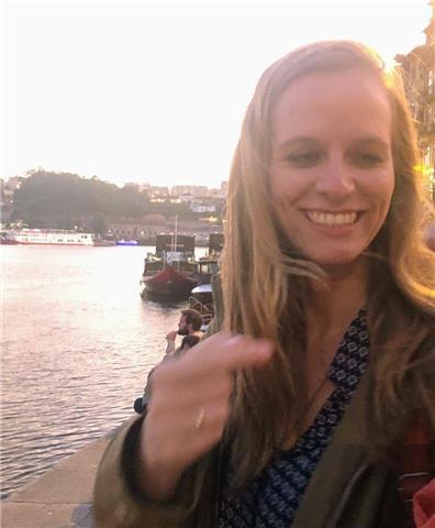 Profesora bilingüe de inglés