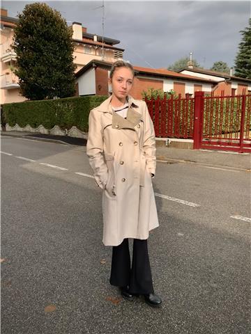 Diplomata in un liceo internazionale spagnolo, certificata con livello B2 nella lingua inglese, spagnolo e francese