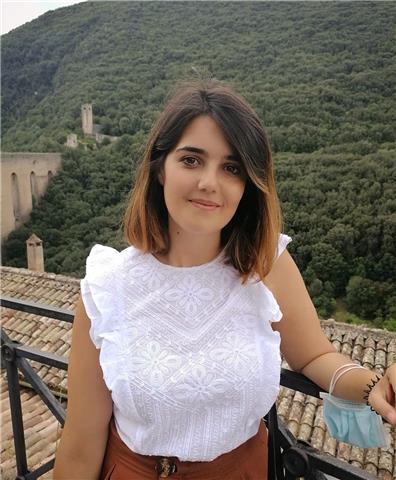 Insegnante laureata presso la magistrale di Storia dell'Arte a Firenze offre lezioni in storia dell'arte