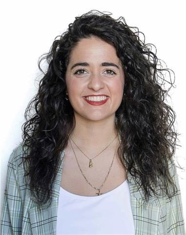 Doy clases particulares de materias más enfocadas a las letras. soy maestra