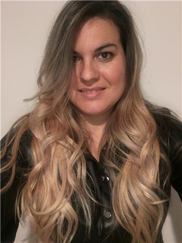 Profesora de inglés con más de 10 años de experiencia se centra en clases de conversación pero también de refuerzo