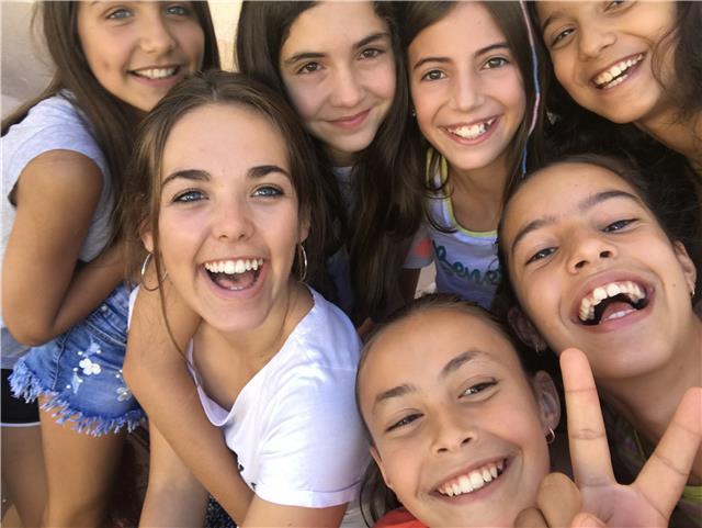 Doy clases económicas de repaso para niños de primária. creo en el aprendizaje mediante juegos e ejercicios amenos. ningún niño es un caso perdido