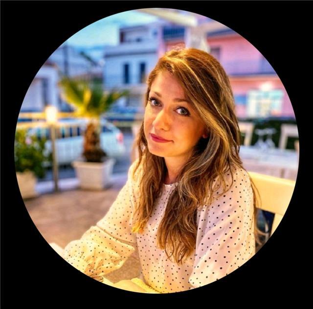 Ciao ragazzi, sono Domenica 34 anni, Dottoressa in giurisprudenza.
Sarei lieta di impartire lezioni di diritto ed economia a chiunque ne avesse bisogno.
Io mio obiettivo è quello di rendere piacevole ed attuale la materia