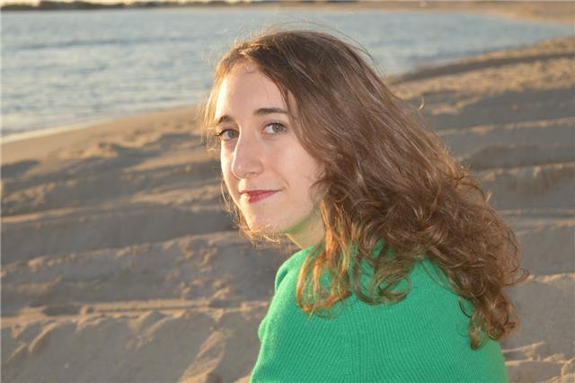 Studentessa di lingue offre ripetizioni e aiuto compiti di inglese e spagnolo per ragazzi di elementari e medie .Disponibile anche nel weekend!