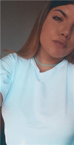 Insegnante madrelingua italiana diplomata all'istituto nautico impartisco lezioni di italiano e anche altre materie al di fuori