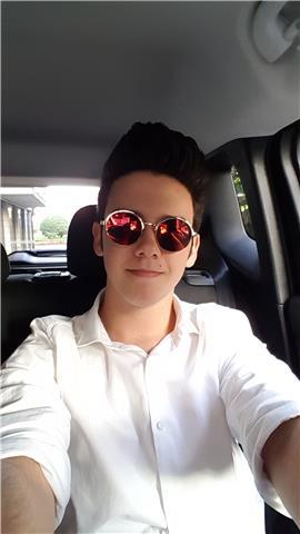 Studente al quinto anno di superiori si offre per aiuto compiti e ripetizioni per scuole elementari e medie