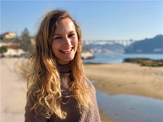 Profesora de inglés apasionada para niňos y jóvenes