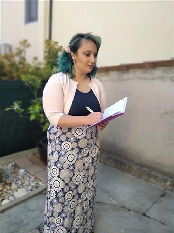 Studentessa universitaria offre ripetizioni a studenti di elementari,medie e superiori