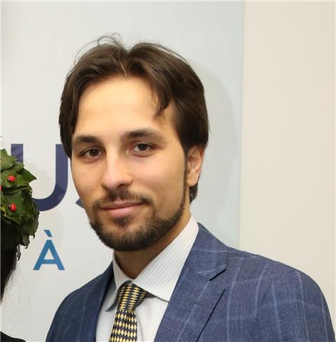 Ex studente del corso di scienze dei materiali, mi propongo per lezioni di recupero e/o potenziamento in scienze naturali e tecnologia per studenti di scuole medie e superiori