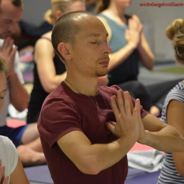 Insegnante Yoga Dinamico, Pranayama, Rilassamento, Nidra e Meditazione