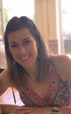 Hola! soy maestra de educación infantil y educación primaria, tengo la mención de es. especial,ofrezco clases particulares a domicilio