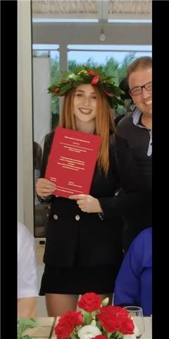 Laureata in Lingue e Letterature straniere offre lezioni private in Inglese, Francese e materie umanistiche