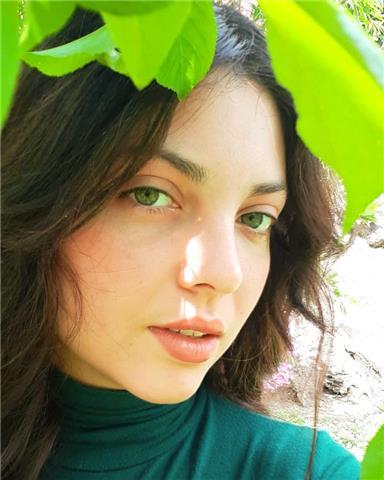 Madre lingua spagnola latina impartisce lezioni e pratica della lingua spagnola nelle sue varianti di accenti latino o ispanico