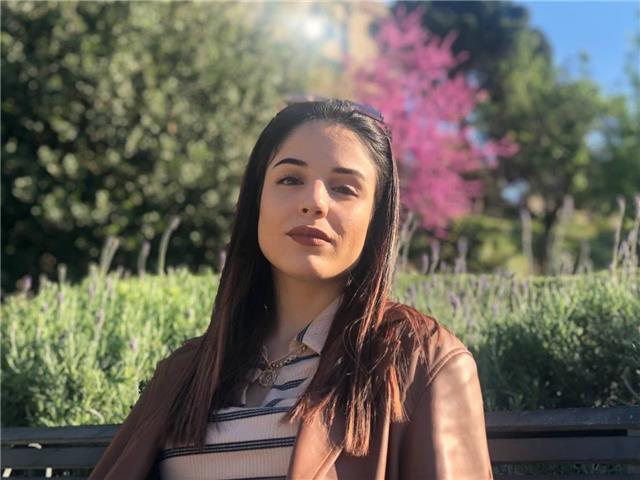 Diplomata al liceo linguistico offre lezioni a studenti delle scuole elementari e medie