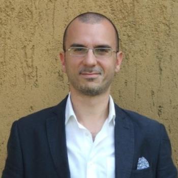 Professionista impartisce lezioni di pianoforte classico (Base-Avanzato)