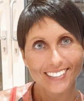 insegnante di chimica per scuole superiori, università e test di ammissione