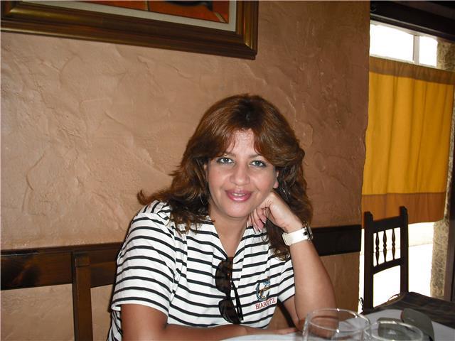 English teacher gives lessons to students from 14 to adults. all levels