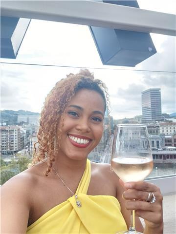 Profesora graduada en arte dramático se ofrece a dar clases de teatro y expresión corporal a adultos y niñ@s de todos los niveles