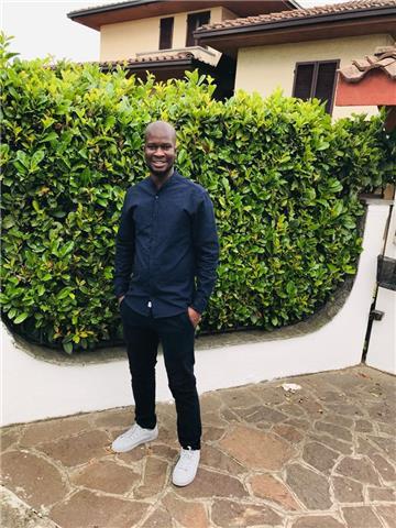 Salve sono madrelingua francese offro lezioni private di conversazione per studenti a bergamo. 
grazie