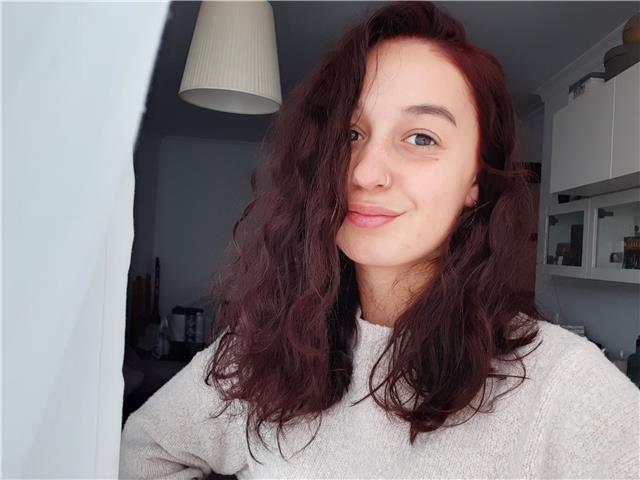 Estudiante de 2 de bachillerato de ciencias de la salud ofrece clases particulares hasta el nivel de 4 eso o 1 bach de ciencias