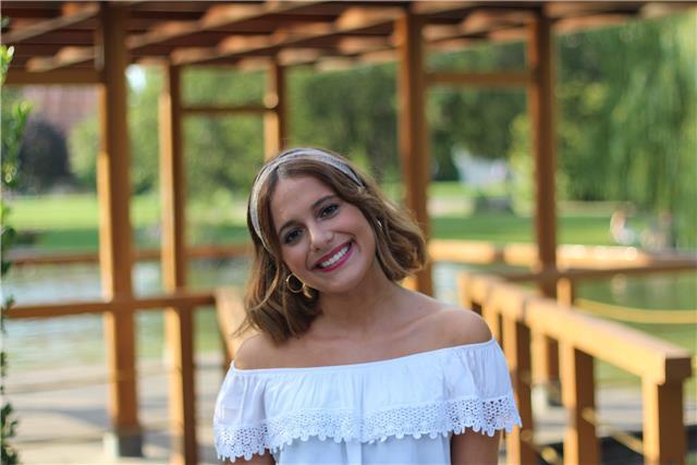 Hola! Soy Alejandra, y ofrezco clases de inglés y francés para primaria, estudié magisterio primaria en la universidad pública de Navarra