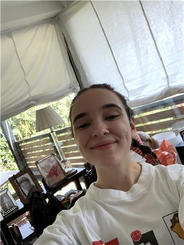 Soy una estudiante universitaria, con el titulo de bachillerato y el certificado de la evau. puedo enseñar cualquier asignatura a alumnos/as de primaria y eso.
tengo un nivel alto de ingles, catalán y castellano