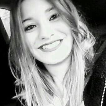 Studentessa di Neuroscienze impartisce ripetizioni di italiano (grammatica, antologia) e aiuto nello studio di materie quali mito ed epica, storia, lettertura e scienze umane
