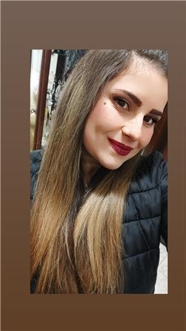 Laureata in Educazione con un percorso Magistrale in fine in Pedagogia