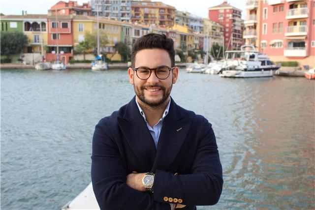 Profesor de marketing digital. si quieres aprender sobre el marketing online ponte en contacto conmigo