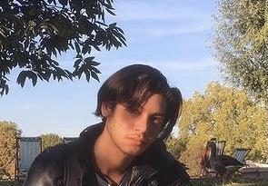 Ragazzo di 22 anni offre lezioni private di italiano, storia, letteratura latina, inglese e filosofia a palermo