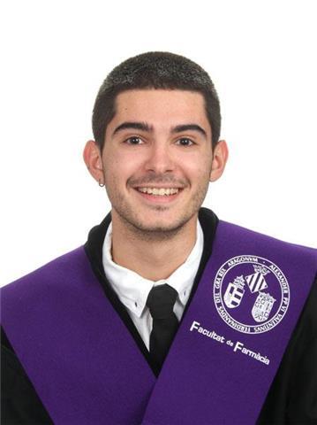 GRADUADO EN FARMACIA IMPARTE CLASES DE FÍSICA Y QÚIMICA, BIOLOGÍA Y MATEMÁTICAS A ESO