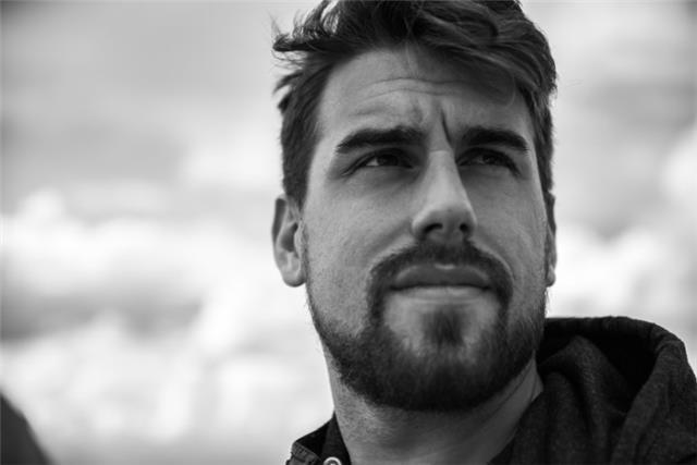 Fotografo professionista offre lezioni teoriche e consigli pratici per migliorare la tue fotografie anche se fotografi principalmente con lo smartphone!