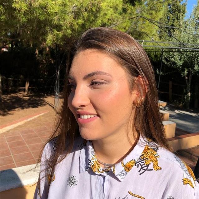 Ayuda con los deberes, tanto de primaria como de la eso (humanidades) y apoyo a niños/as con necesidades educativas especiales